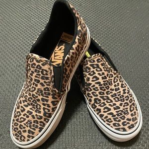 Vans Asher - Women’s size 6